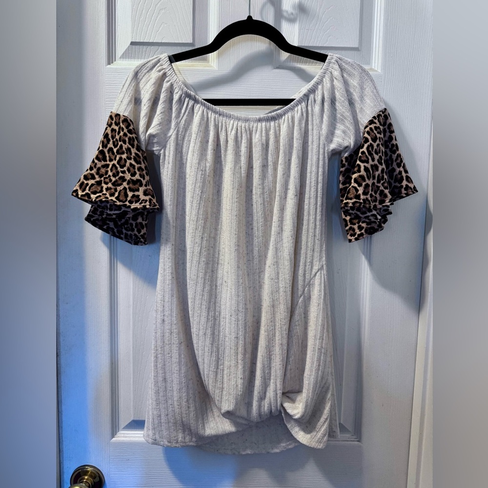 First love, Heather body blouse with leopard flutter sleeves